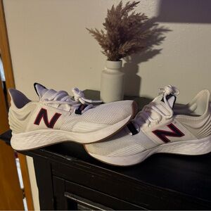 New Balance Foam Roav Size 10